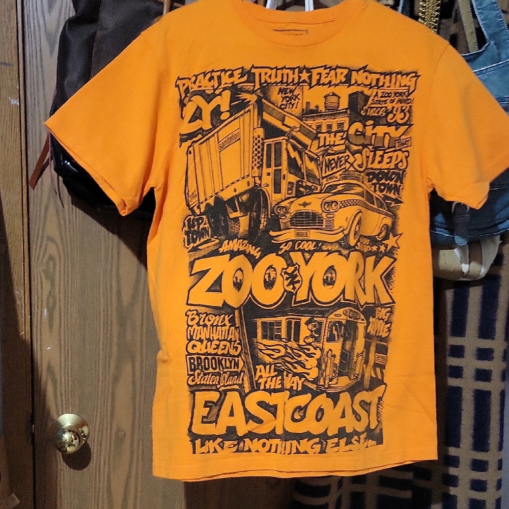 Zoo York Man Tee~ Large- Bold Orange